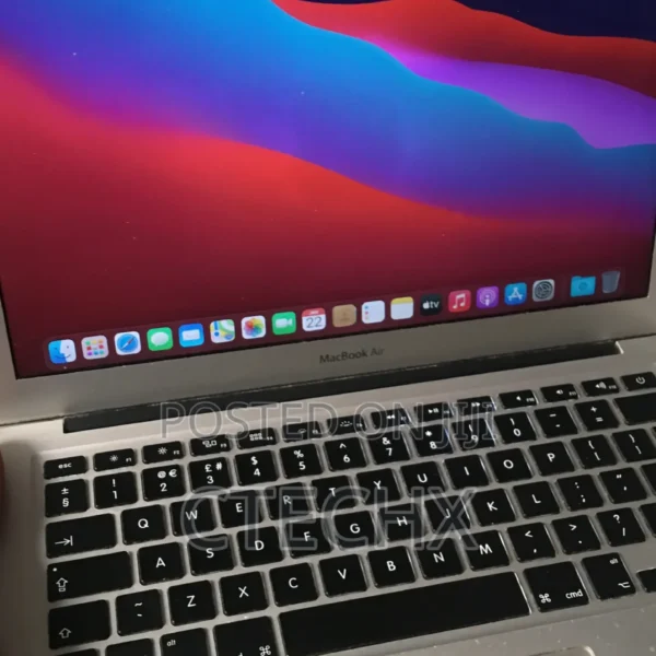 Laptop Apple MacBook Air 4GB Intel Core I5 SSD 128GB