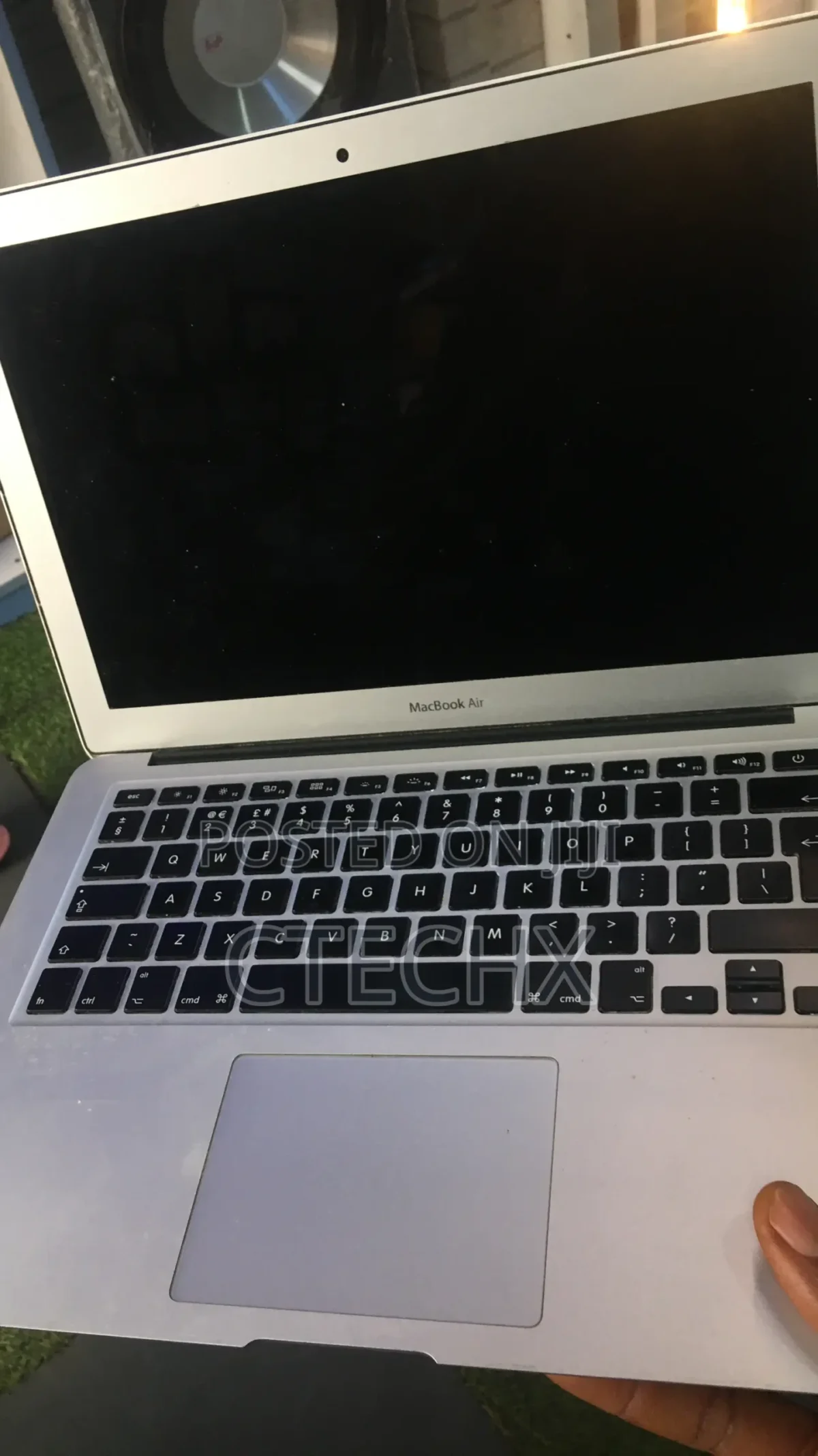 Laptop Apple MacBook Air 4GB Intel Core I5 SSD 128GB - Image 4